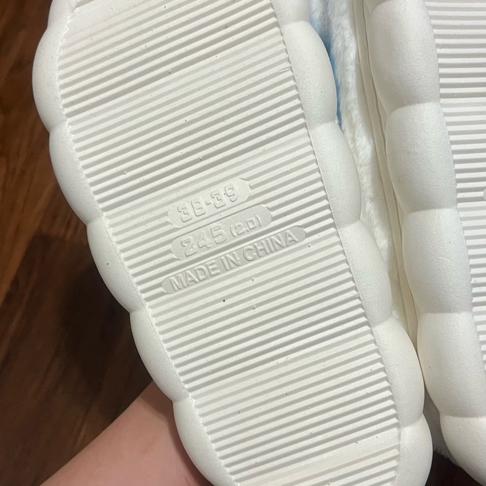 Shoes - Picture 3 of 4